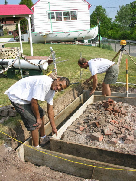 images/Oil_House/7 - Setting the forms.jpg